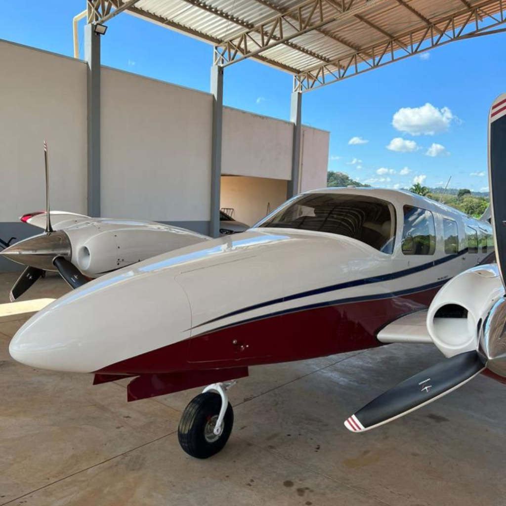 Aeronave Seneca V ano 1999